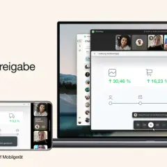 WhatsApp-Bildschirmfreigabe: David Thomas teilt ein Liefer-Dashboard auf Laptop und Handy.