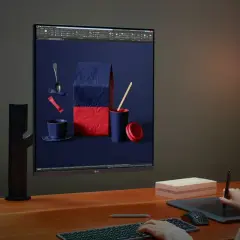 Kreative Arbeit am LG DualUp Monitor: Eine Designerin bearbeitet ein Bild von Kaffeeprodukten.