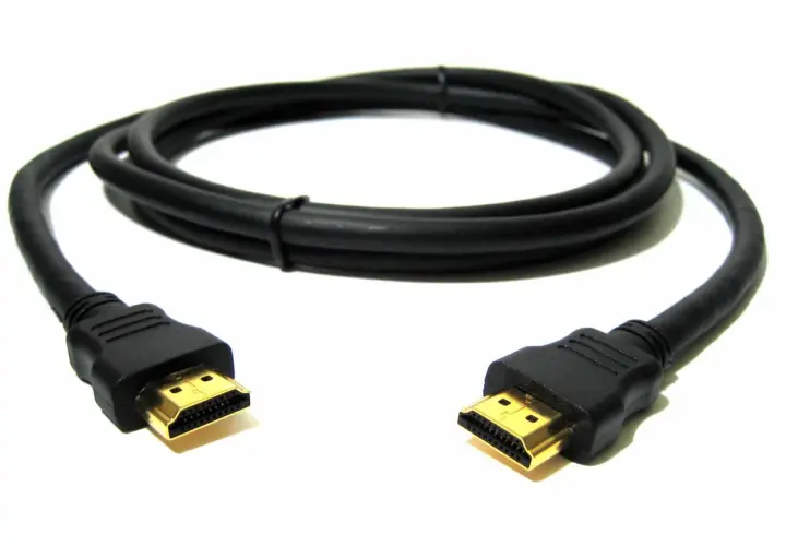 Schwarzes HDMI-Kabel mit vergoldeten Anschlüssen. Ein Blick auf die HDMI-Kabel Unterschiede, die für die Bildqualität wichtig sind.
