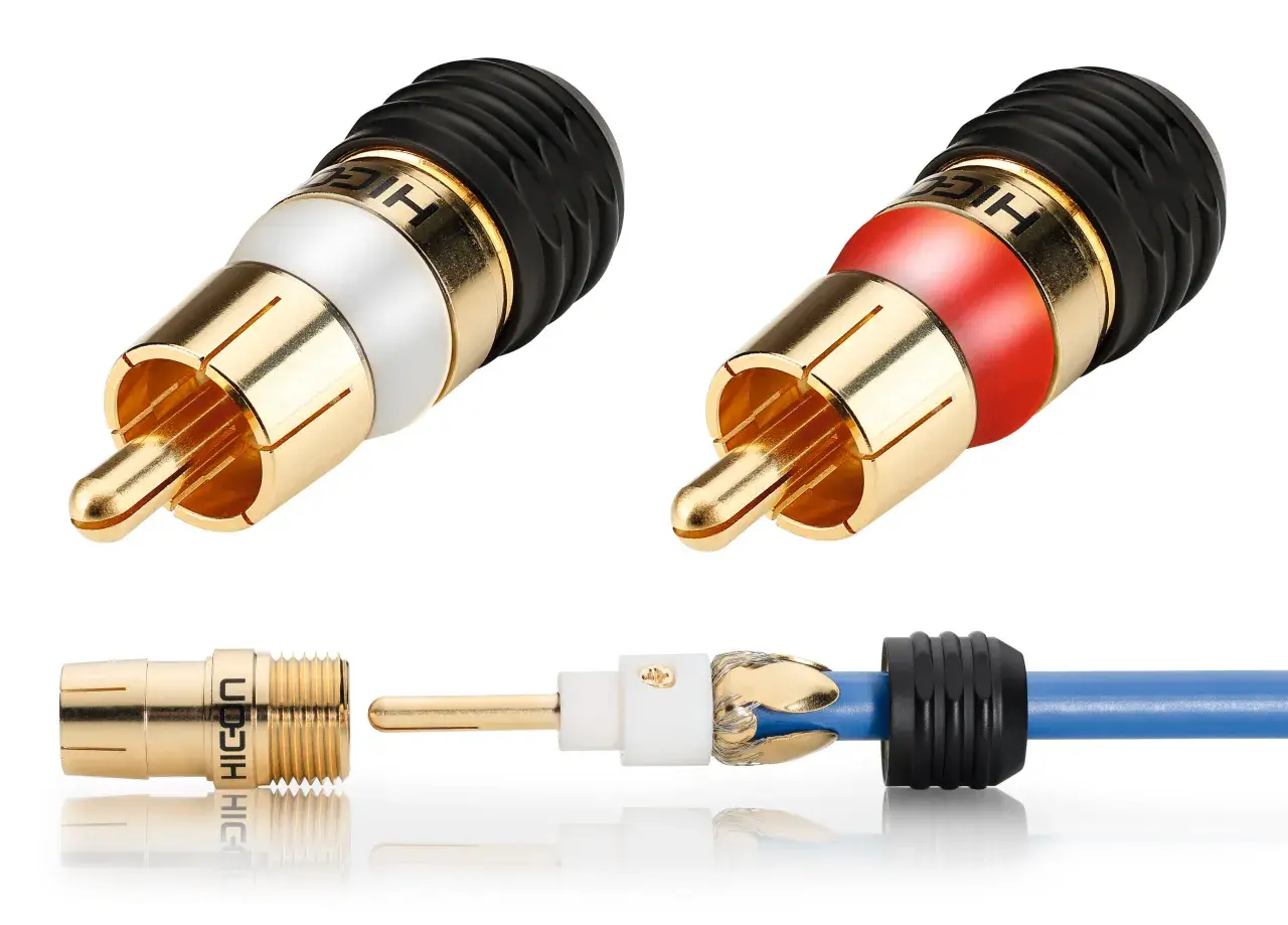 Zwei RCA-Stecker (einer rot, einer weiß) und ein Kabel mit einem abmontierten Steckerteil, bereit, um einen cinch stecker zu montieren.