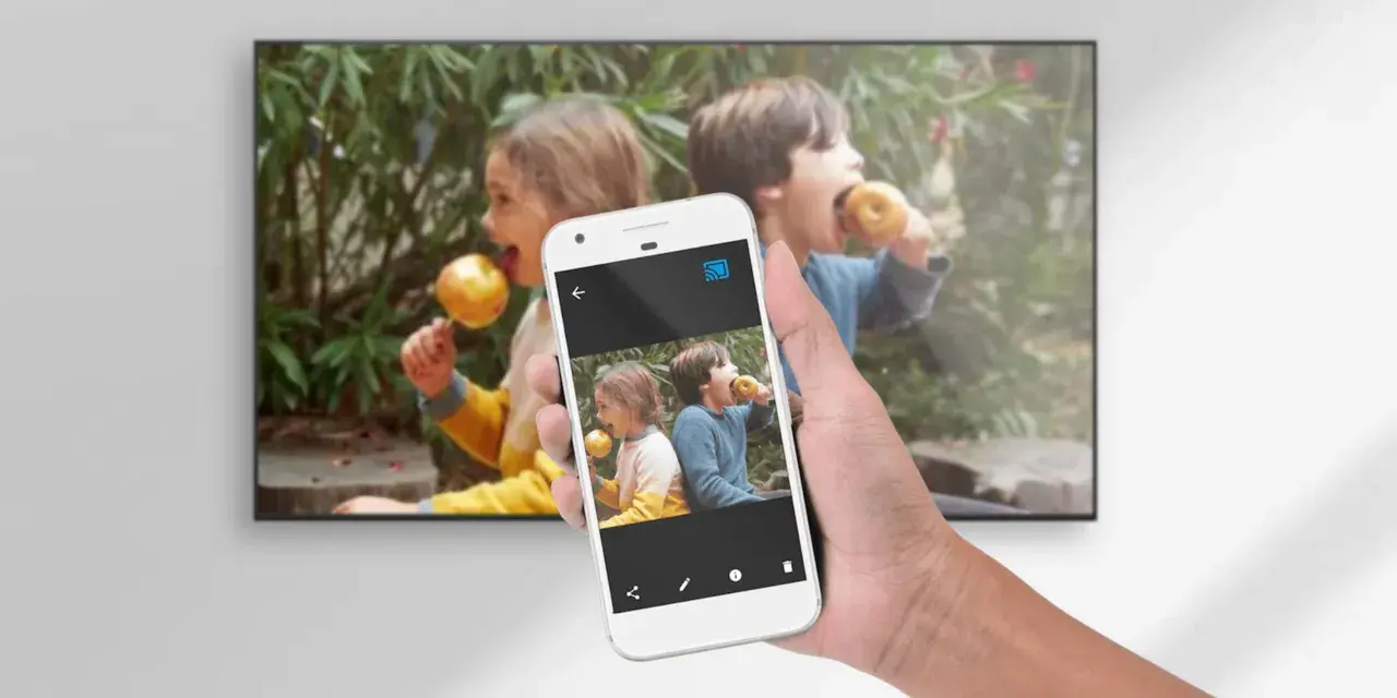 Android-Smartphone spiegelt Foto von Kindern auf Fernseher via HDMI-Streaming.
