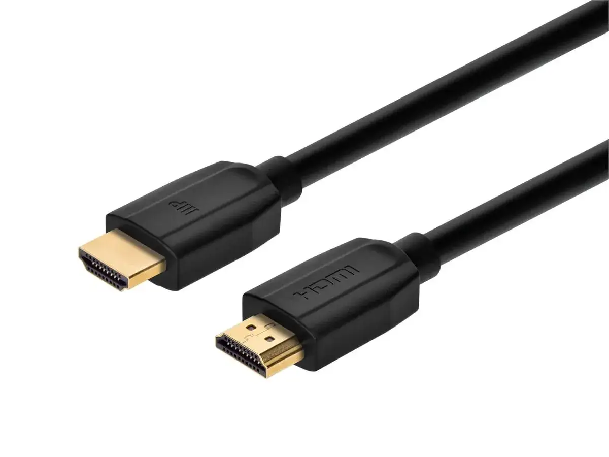 Zwei schwarze HDMI-Kabel mit goldenen Steckern. Die Frage, wie lang darf ein HDMI-Kabel sein, wird hier visuell beantwortet.