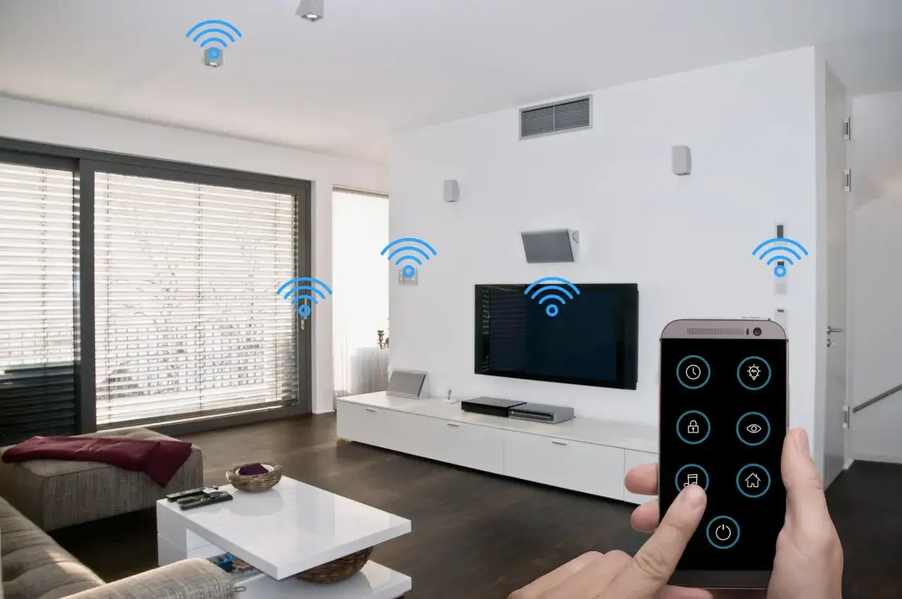 Modernes Wohnzimmer mit Smartphone-Steuerung f&uuml;r das smart home einrichten. Blaue WLAN-Symbole zeigen vernetzte Ger&auml;te.