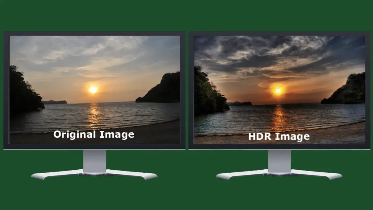 Zwei Monitore zeigen einen Sonnenuntergang am Meer. Links das Originalbild, rechts das HDR-Bild.